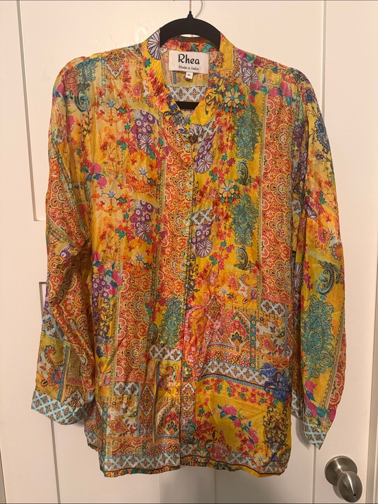 Rhea Tops - Women’s Yellow Paisley-Print Lightweight Shirt